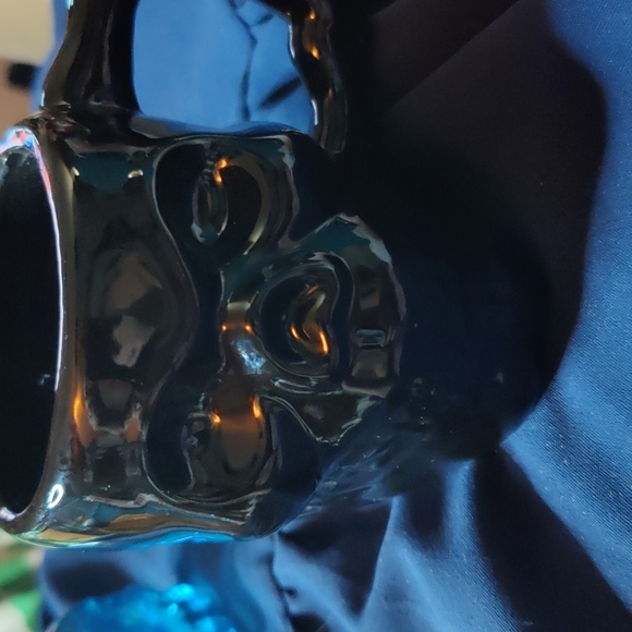 ✔️Skull mug with 2 other skull items - Picture 6 of 7